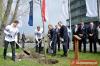 005 Prezydent RP z olimpijczykami zasadzili Dąb Wolności 005 Prezydent RP z olimpijczykami zasadzili Dąb Wolności
